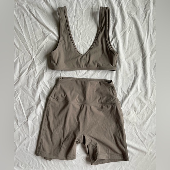 SET Active Other - SET Active Sportbody Dip Bra and Bike Shorts in Stone